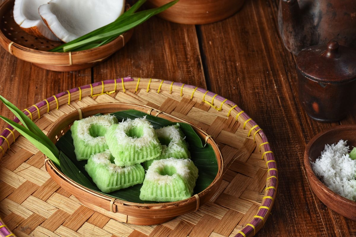 Jajanan Kue Putu